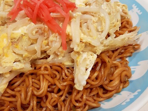 ソース焼きそば袋麺でアレンジ！もやし＋炒り玉♪